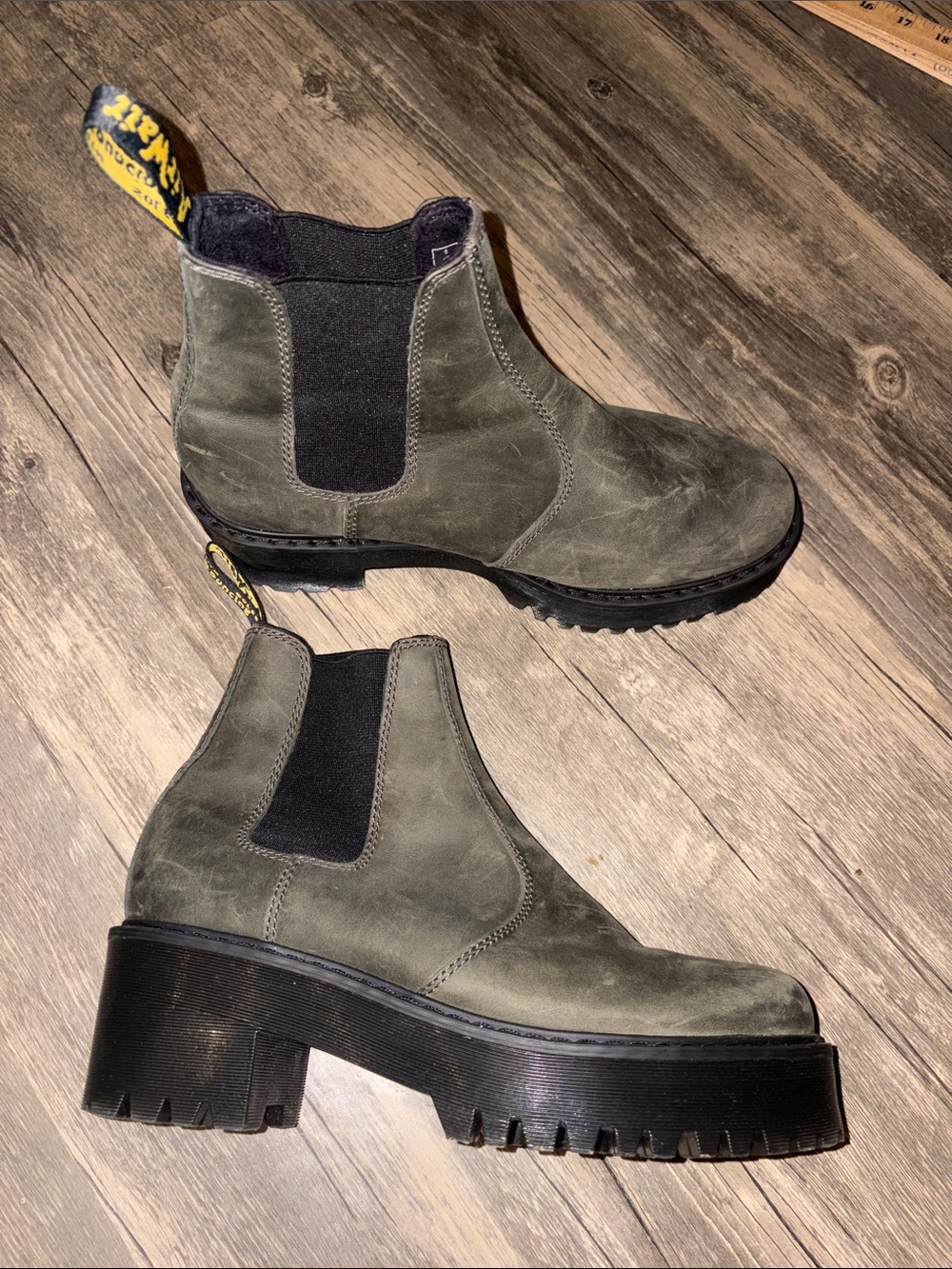 Doc Martens ROMETTY WOMEN'S
MOLDOVA LEATHER PLATFORM CHELSEA BOOT size 8 new - Picture 5 of 11